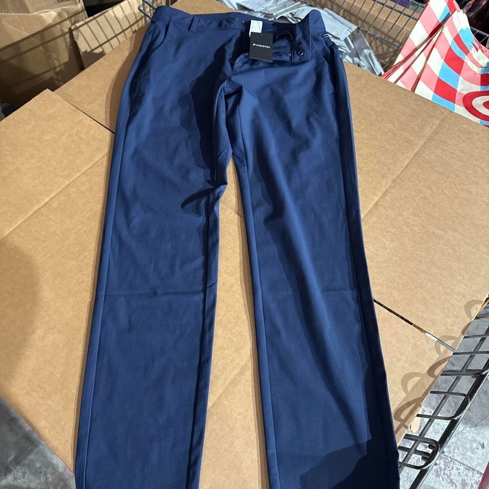 32x34 Fabletics Navy blue trousers with a relaxed fit